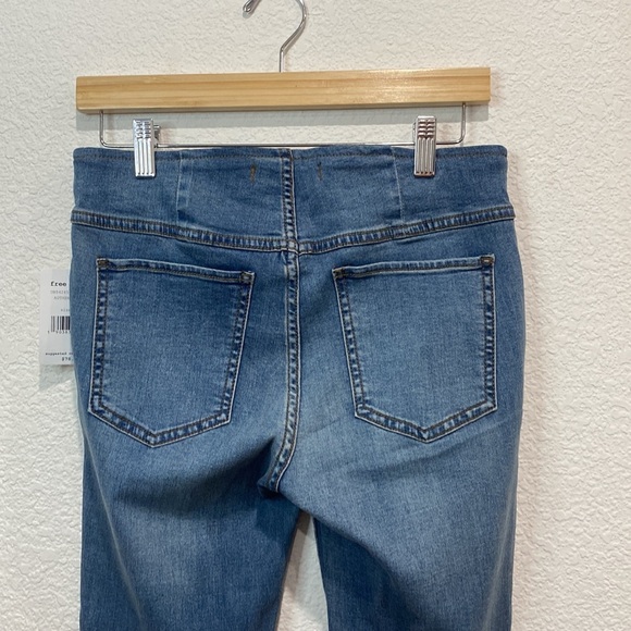 Free People Women’s Authentic Blue Pull On High Rise Flare Jeans Size 28 - Picture 8 of 11